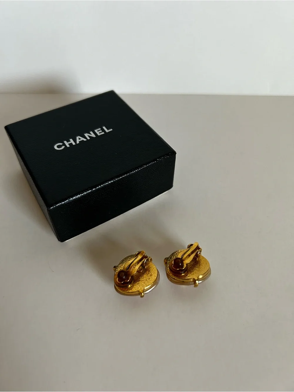 CHANEL Gold Irregular Pearl CC Earrings